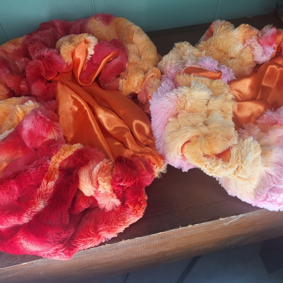 Bonnets - Picture 4 of 4